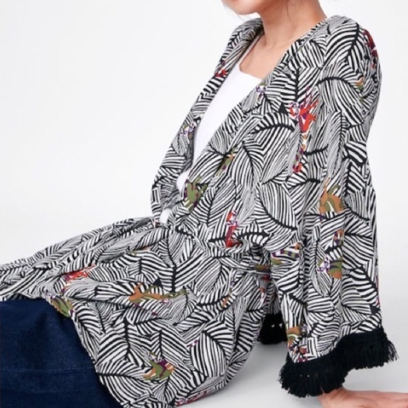 ZARA Contrasting Print Kimono - Picture 1 of 8